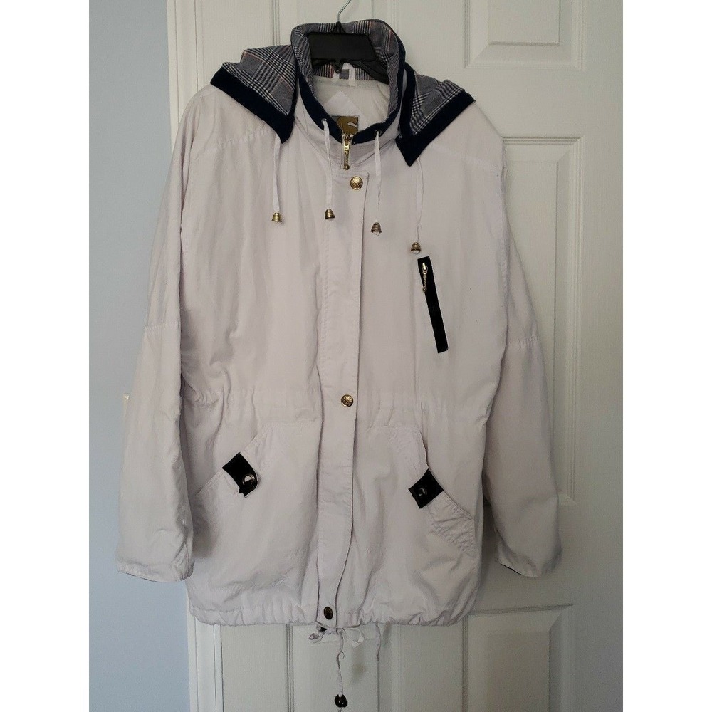 Womans‎ Winter Jacket Current Seen Size Large white & Blue
